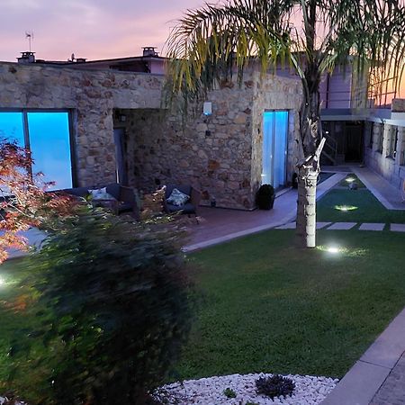 Deluxe Villa Home, Peace & Spa Вила-ду-Конди Экстерьер фото