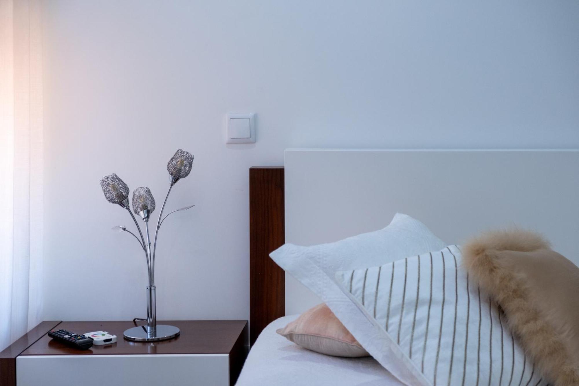 Deluxe Villa Home, Peace & Spa Вила-ду-Конди Экстерьер фото