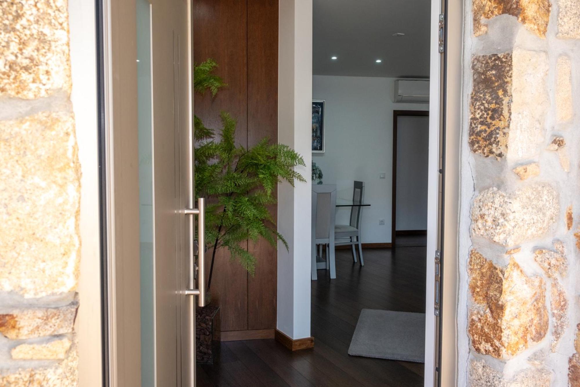Deluxe Villa Home, Peace & Spa Вила-ду-Конди Экстерьер фото