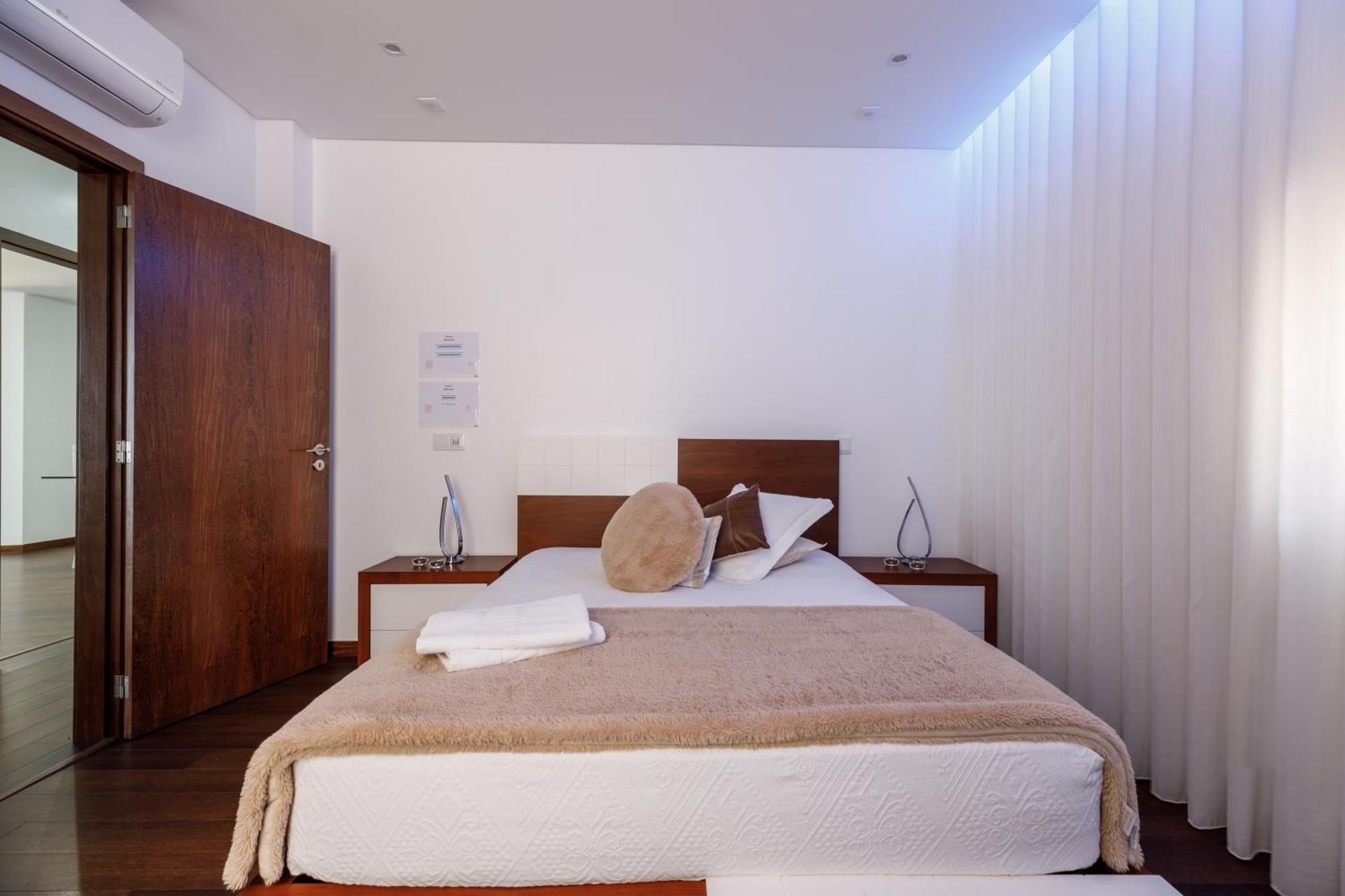 Deluxe Villa Home, Peace & Spa Вила-ду-Конди Экстерьер фото